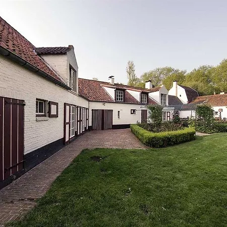 Pronkenburg Frühstückspension 4*
